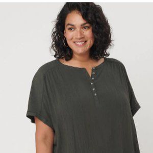 LOFT Plus Henley Mixed Media Top 24/26 NWT